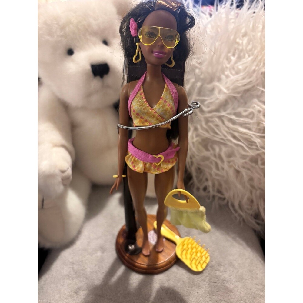 Vintage 2006 Beach Glam Nikki Barbie Doll Complete K8386